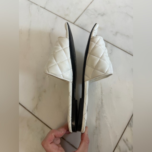 Zara Women’s euro 50 or US 9-9.5 White Quilted Vegan Leather Flat Slide Sandals - Picture 6 of 7